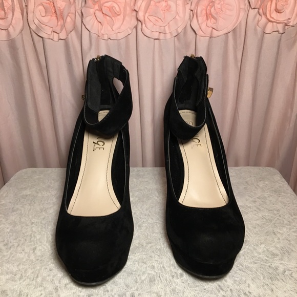 Black Velvet Pumps with Ankle Strap - Picture 3 of 9